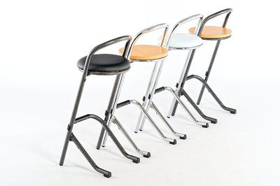 Stapelbare Barstühle mit Kunstledersitzpolster